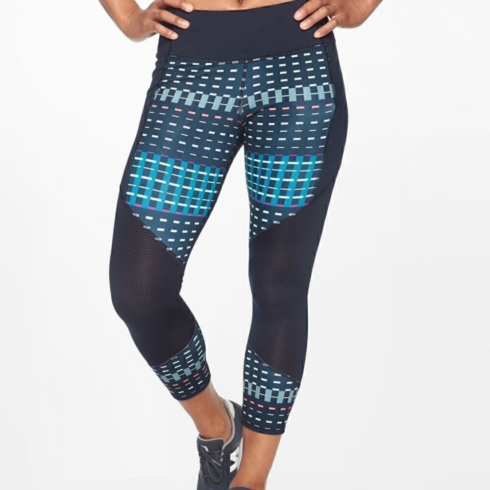 Athleta timeless contender capri medium size women